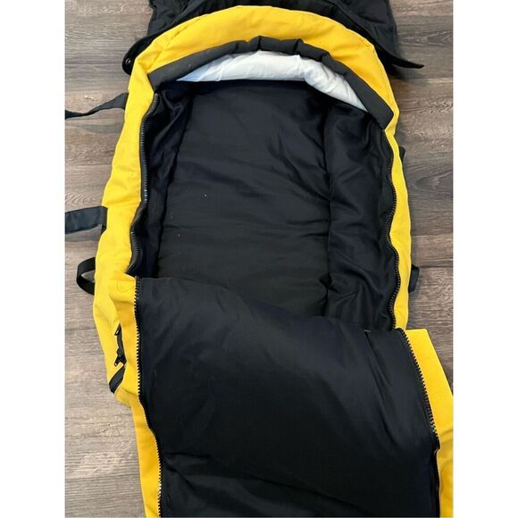 Baby bee bunting cocoon with stroller cover - Picture 8 of 8